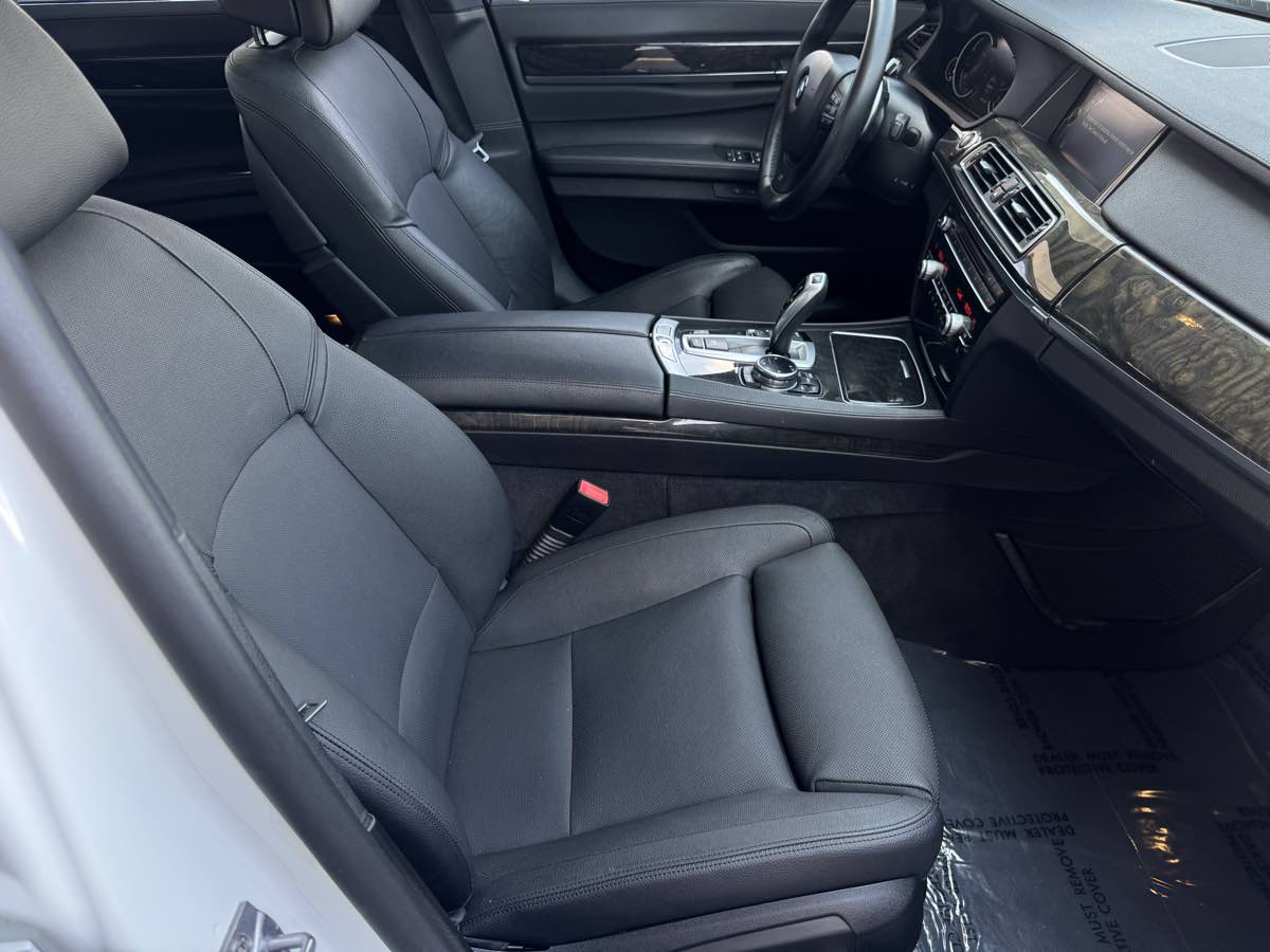 2014 BMW 7 Series 740i - Photo 23
