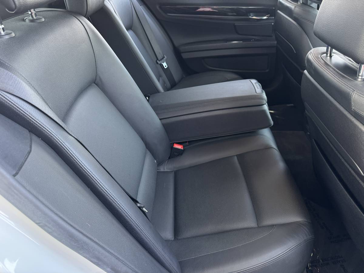 2014 BMW 7 Series 740i - Photo 24