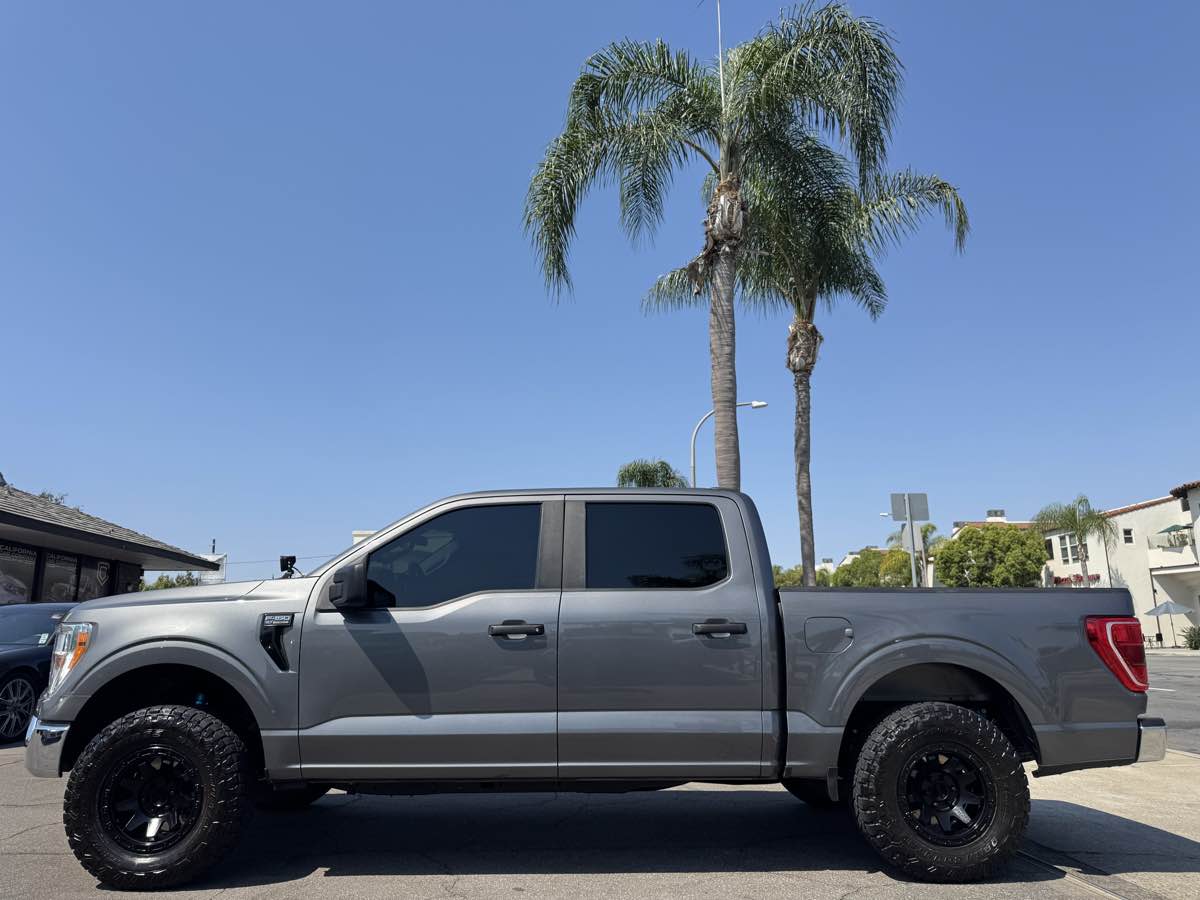 2021 Ford F-150 XLT photo 2