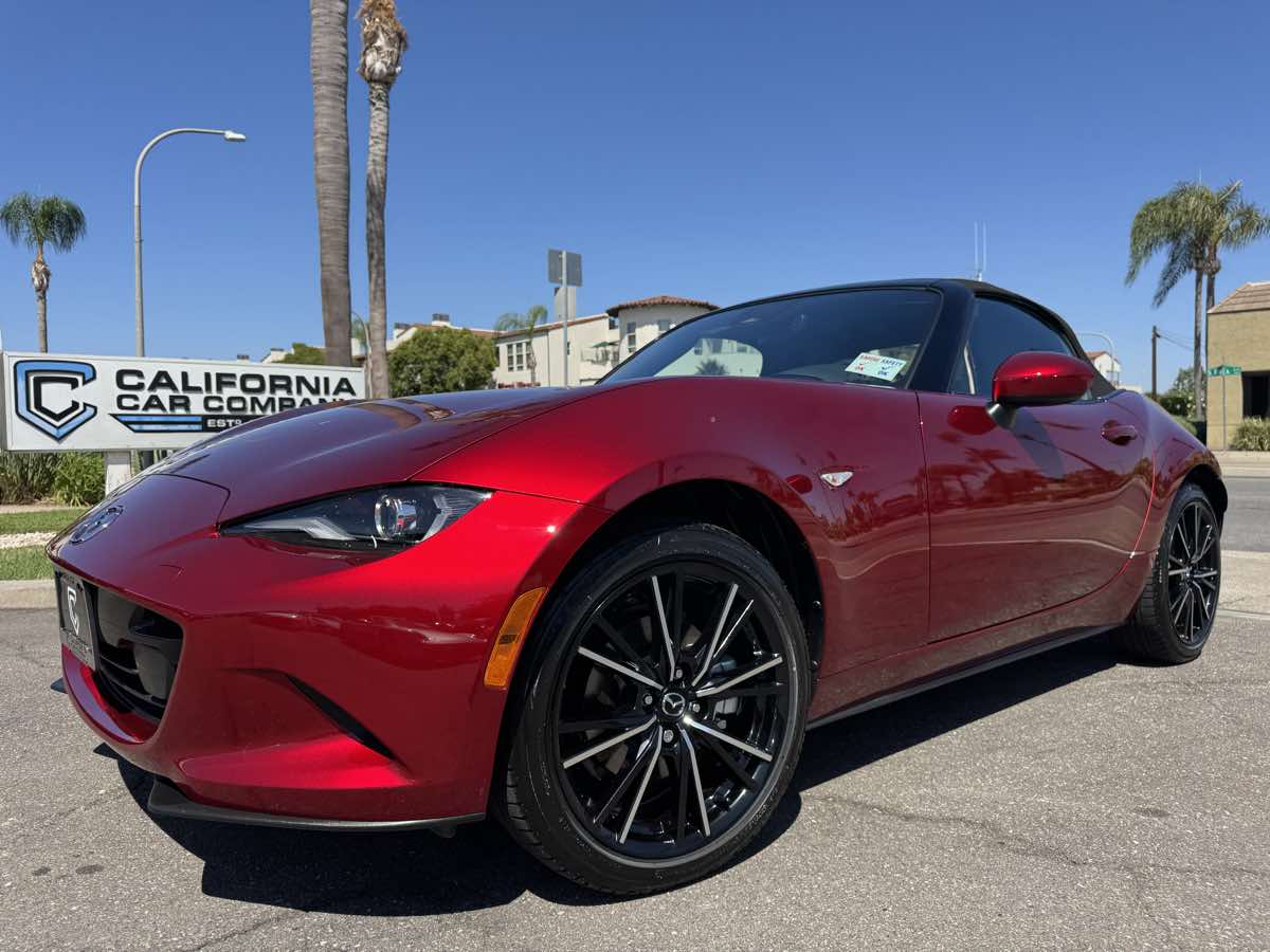2024 Mazda MX-5 Miata Miata Grand Touring photo 2
