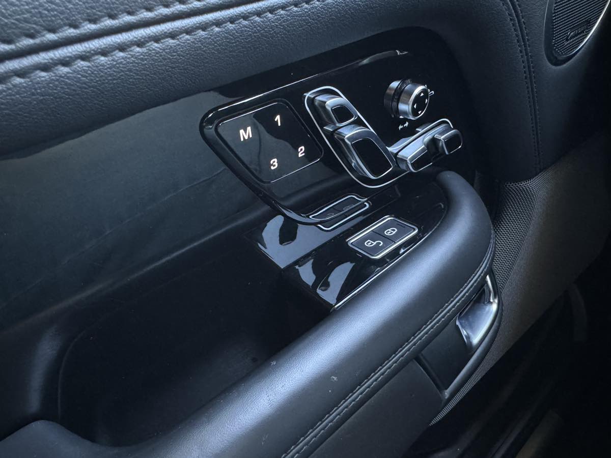 2019 Land Rover Range Rover Supercharged LWB photo 27