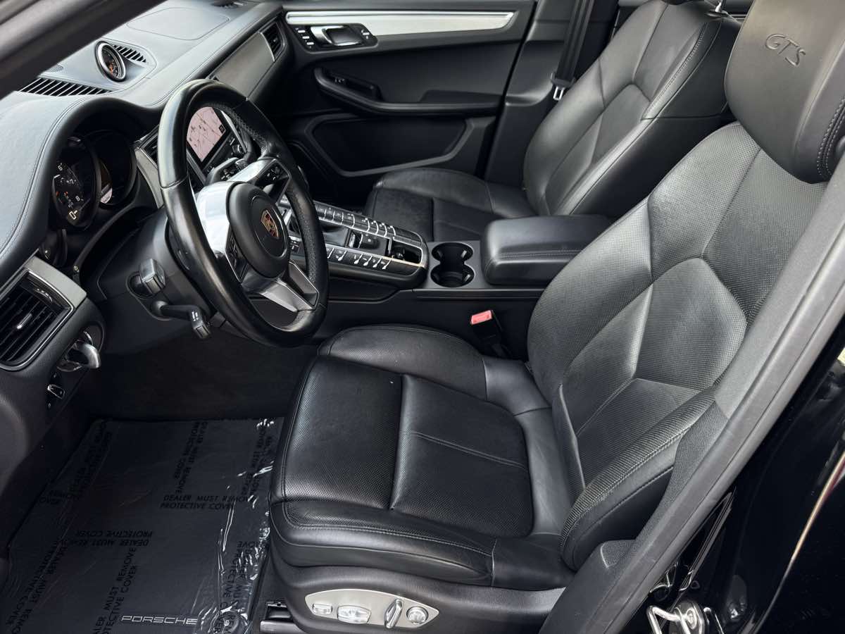 2017 Porsche Macan GTS photo 14