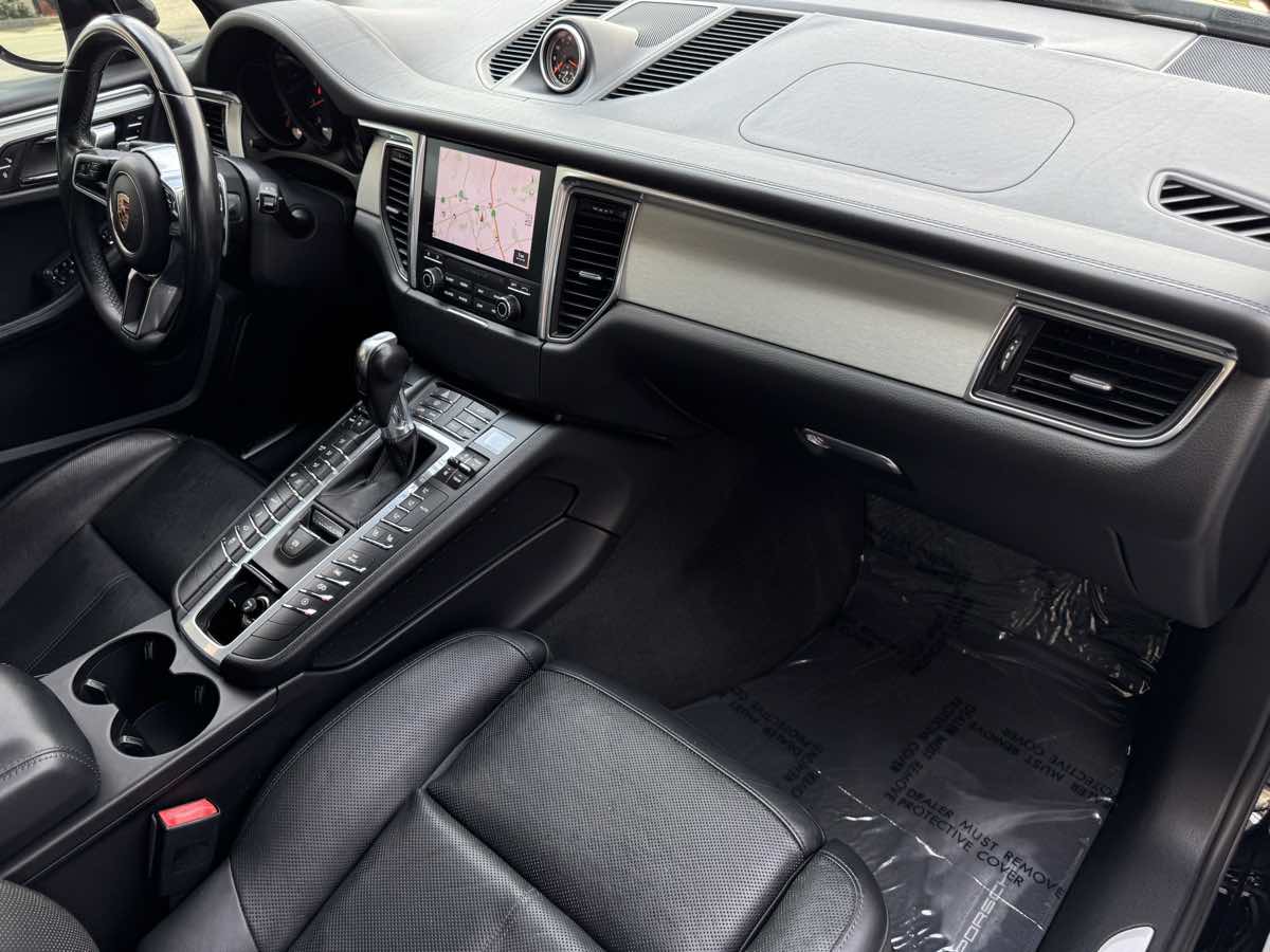 2017 Porsche Macan GTS photo 22