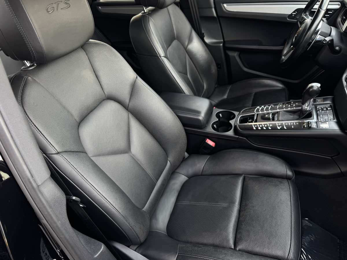 2017 Porsche Macan GTS photo 23