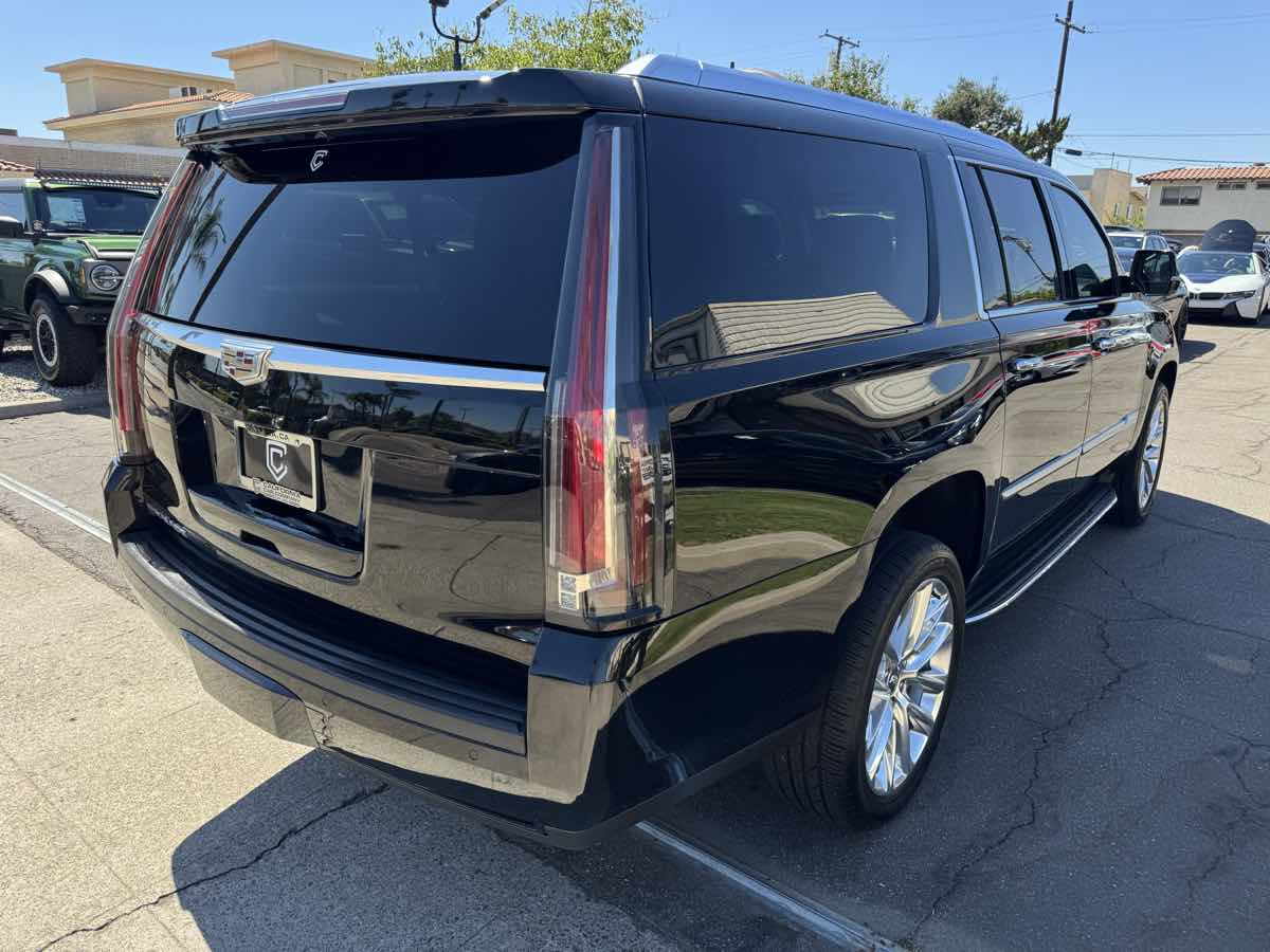 2020 Cadillac Escalade ESV Luxury photo 7