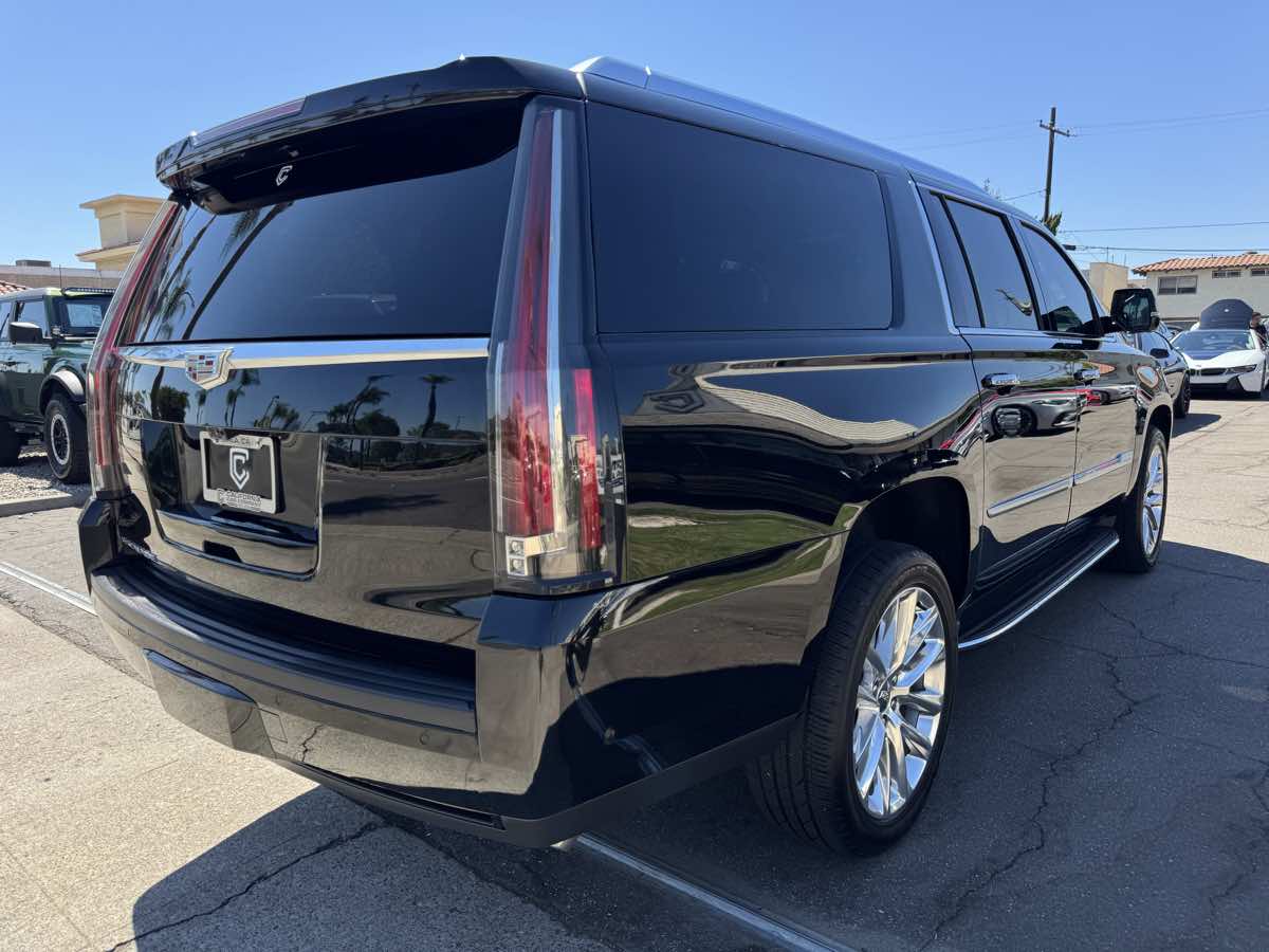 2020 Cadillac Escalade ESV Luxury photo 8