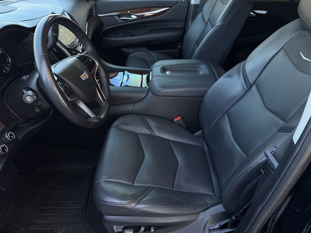 2020 Cadillac Escalade ESV Luxury photo 14