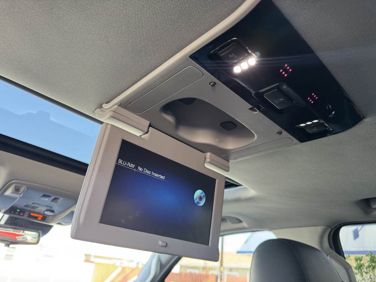 2020 Cadillac Escalade ESV Luxury photo 20