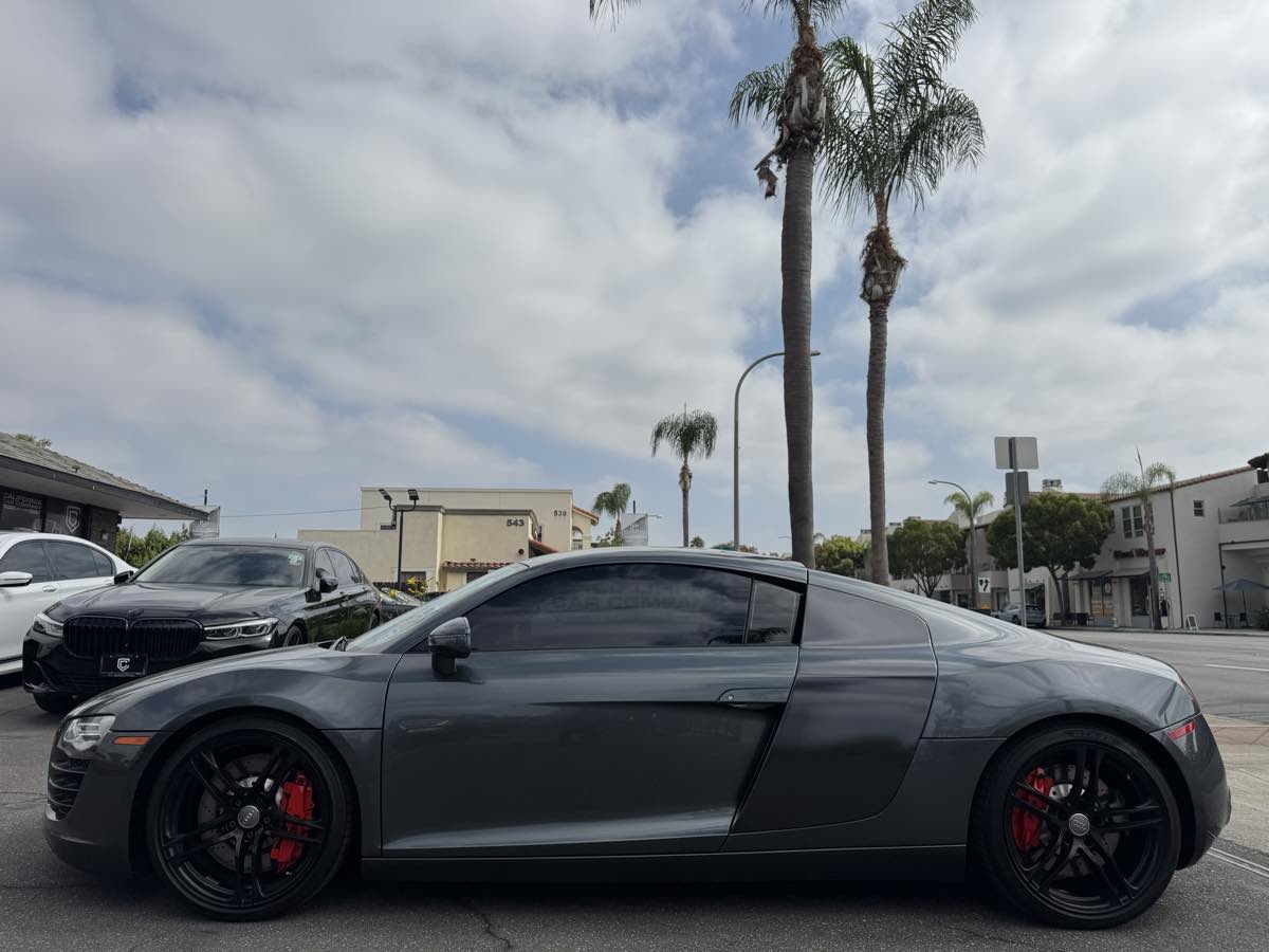 2010 Audi R8 4.2 photo 2