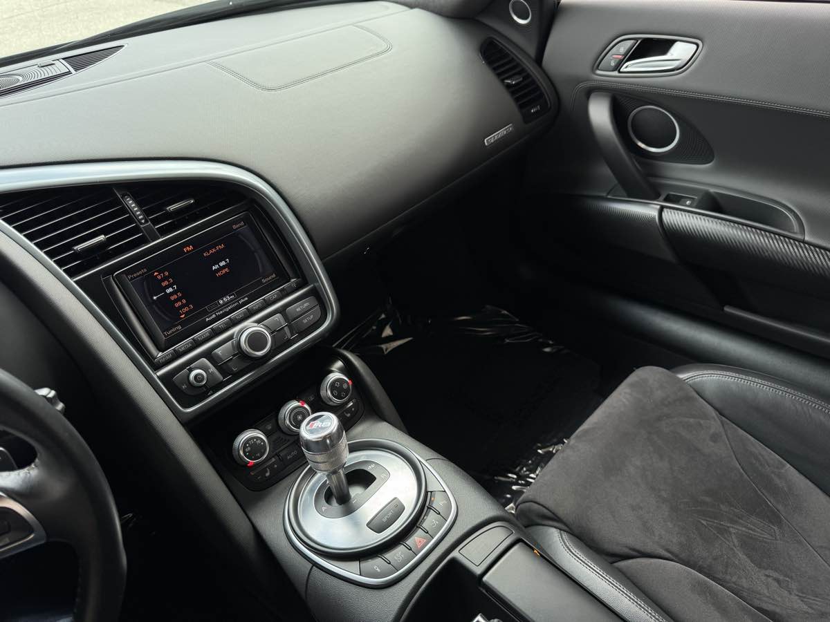 2010 Audi R8 4.2 photo 16