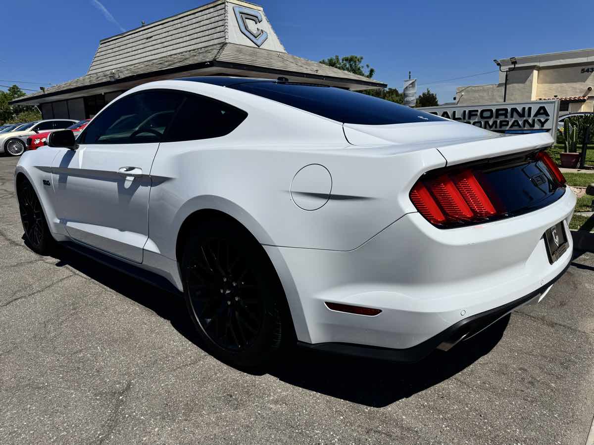 2017 Ford Mustang GT Premium photo 4