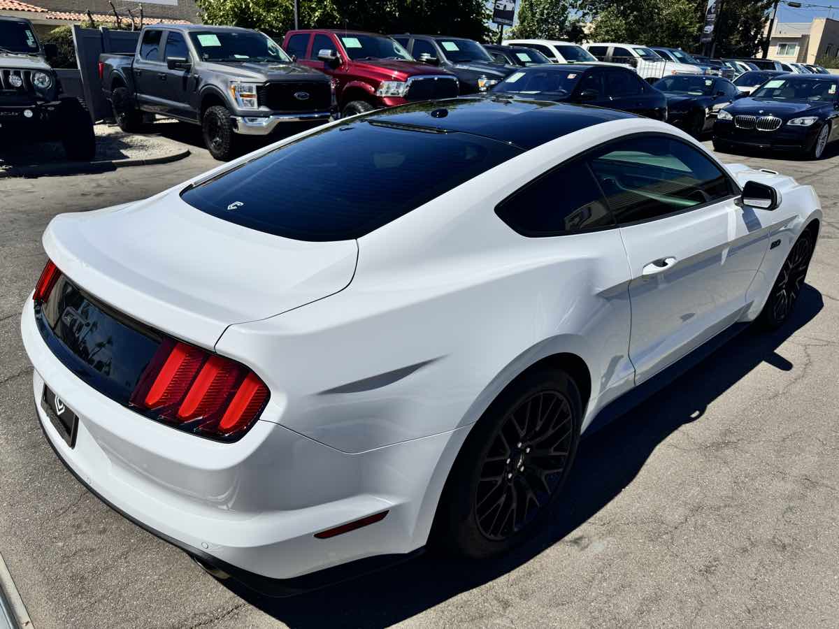 2017 Ford Mustang GT Premium photo 7