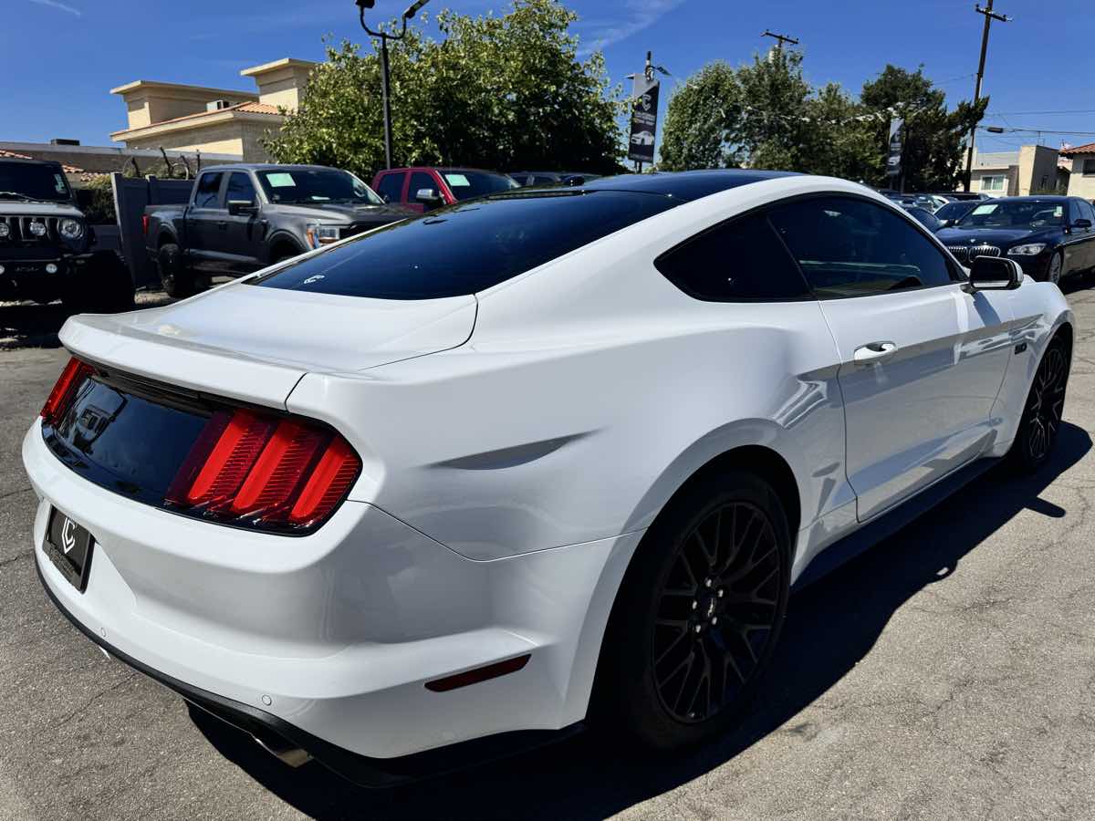 2017 Ford Mustang GT Premium photo 8