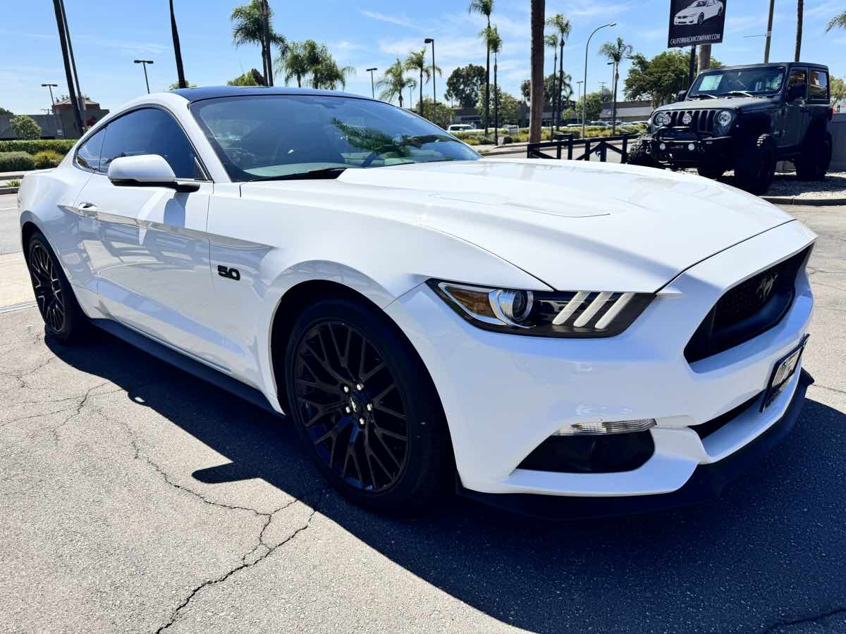 2017 Ford Mustang GT Premium photo 10