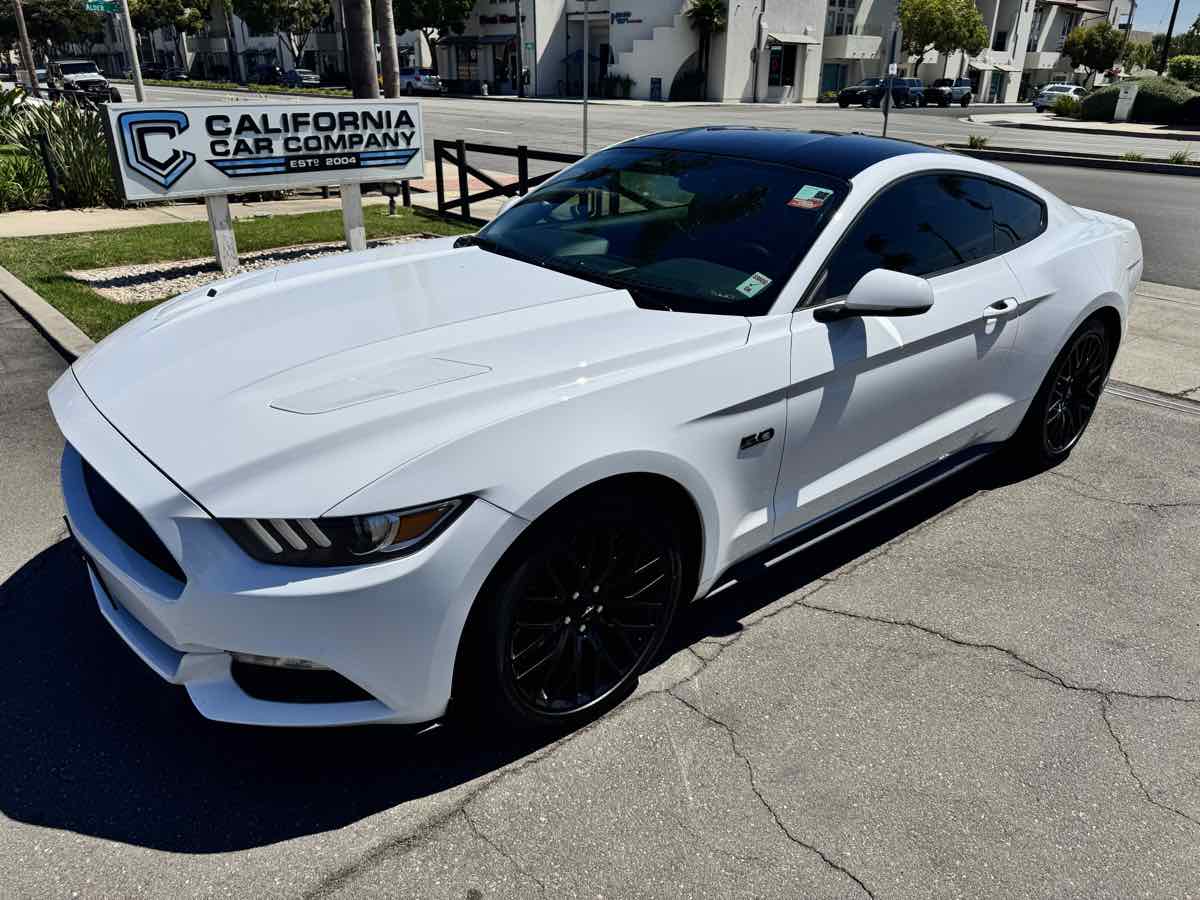 2017 Ford Mustang GT Premium photo 13