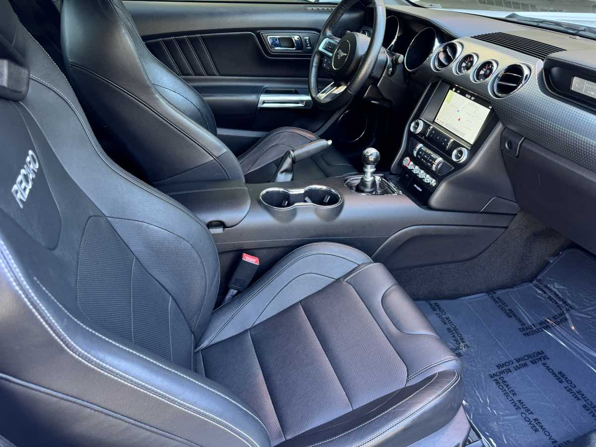2017 Ford Mustang GT Premium photo 16