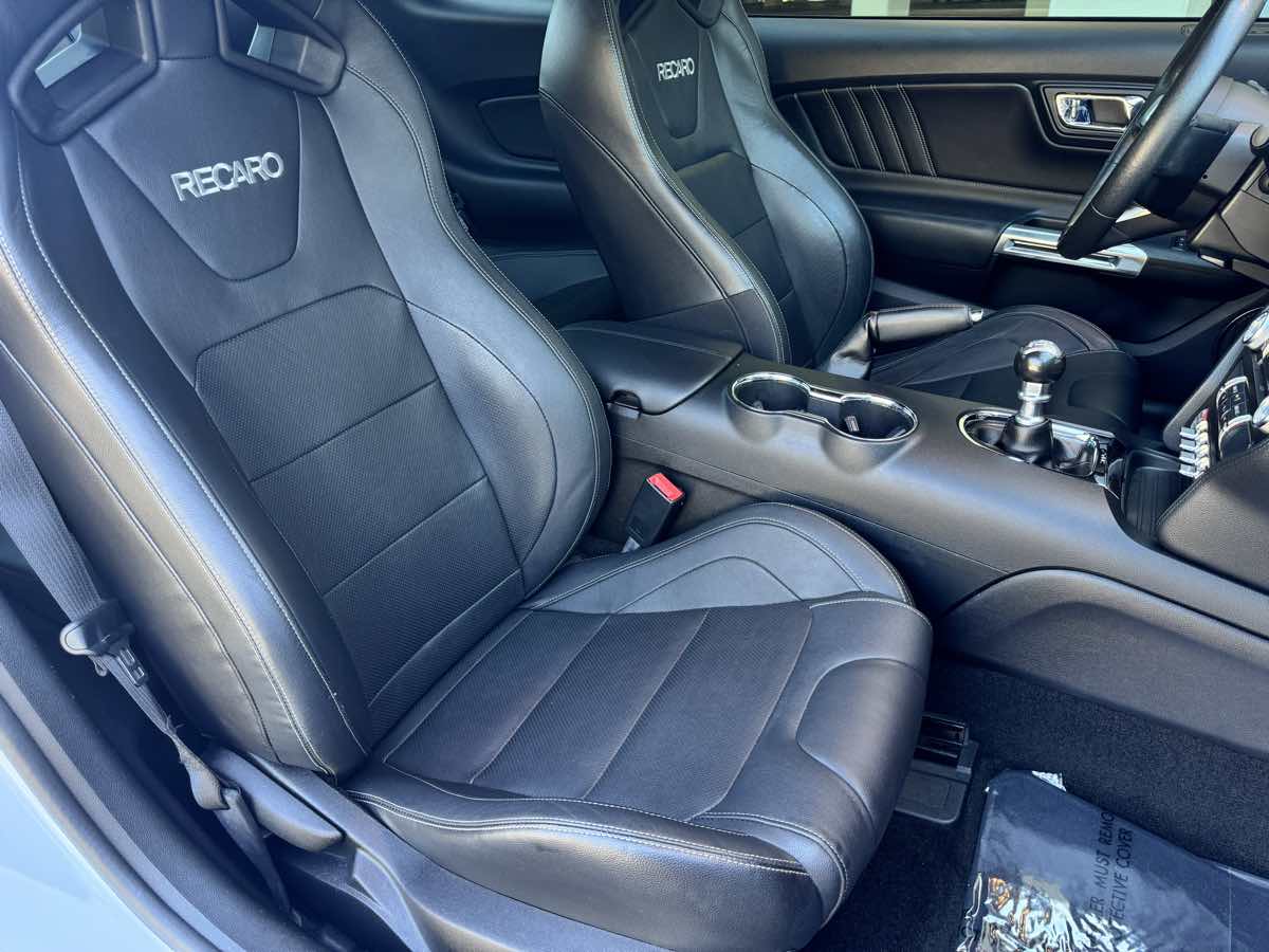 2017 Ford Mustang GT Premium photo 17