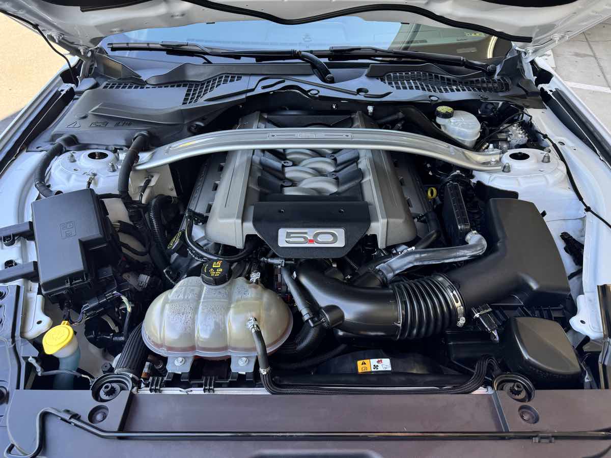 2017 Ford Mustang GT Premium photo 25