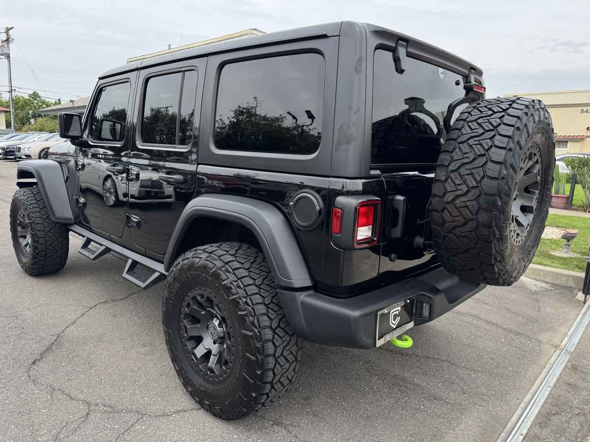 2020 Jeep Wrangler Unlimited Willys photo 2