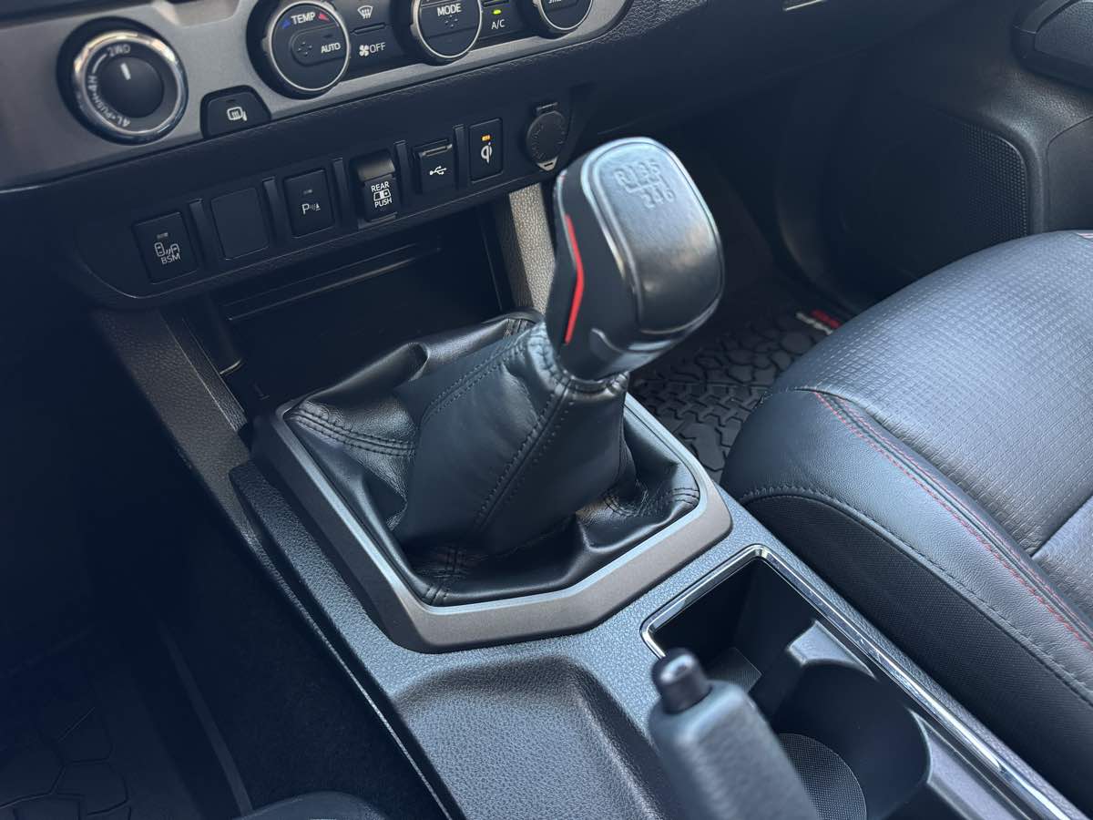 2022 Toyota Tacoma TRD Pro photo 26