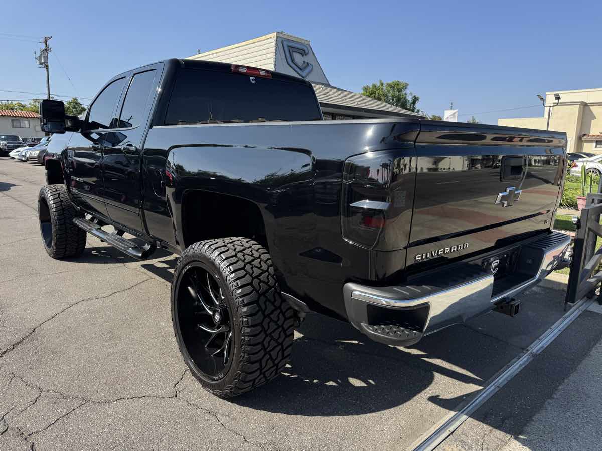 2018 Chevrolet Silverado 1500 LT photo 4