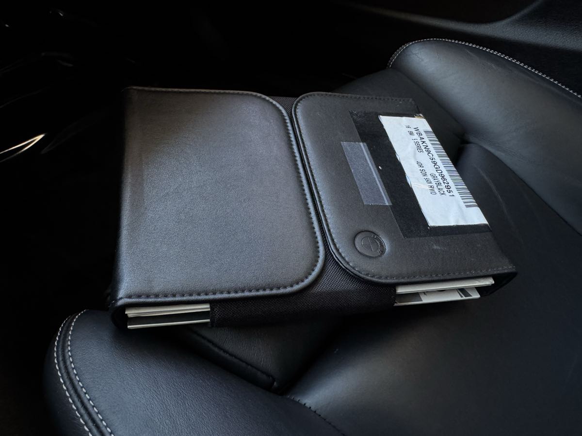 2016 Bmw 550i 5-Series photo 32