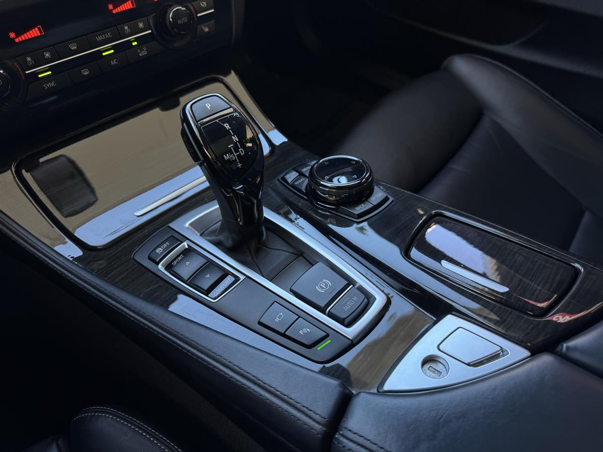 2016 Bmw 550i 5-Series photo 16