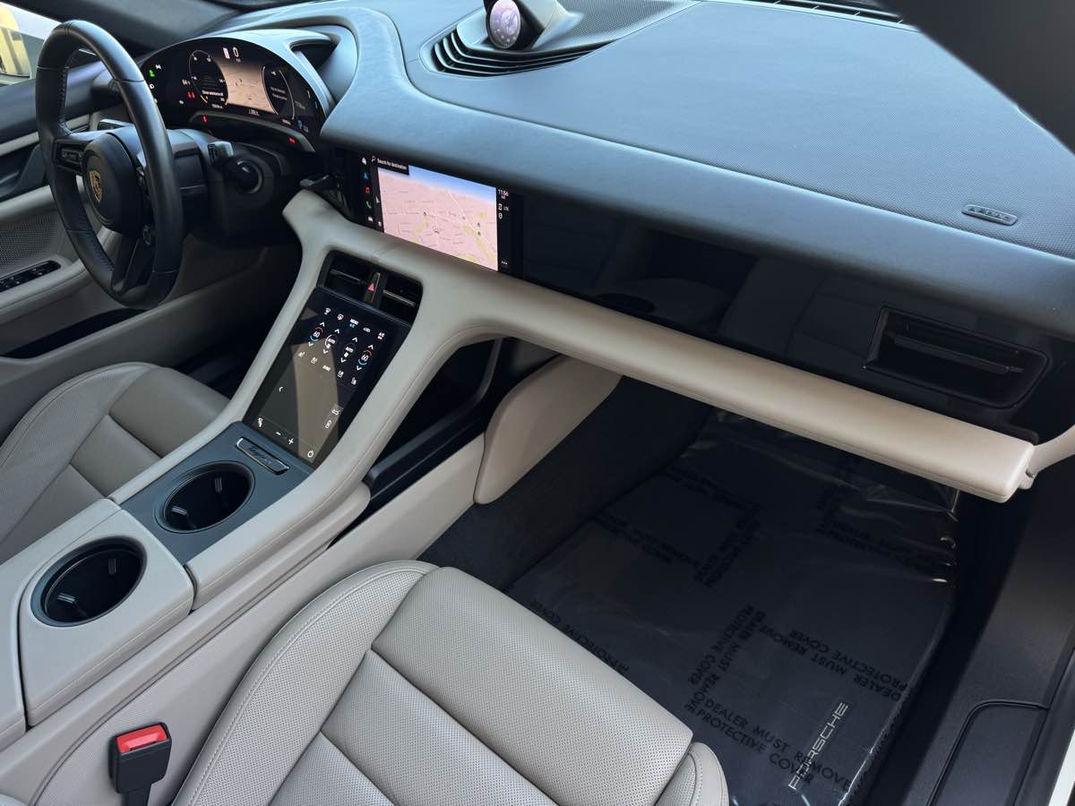 2021 Porsche Taycan Turbo S photo 20