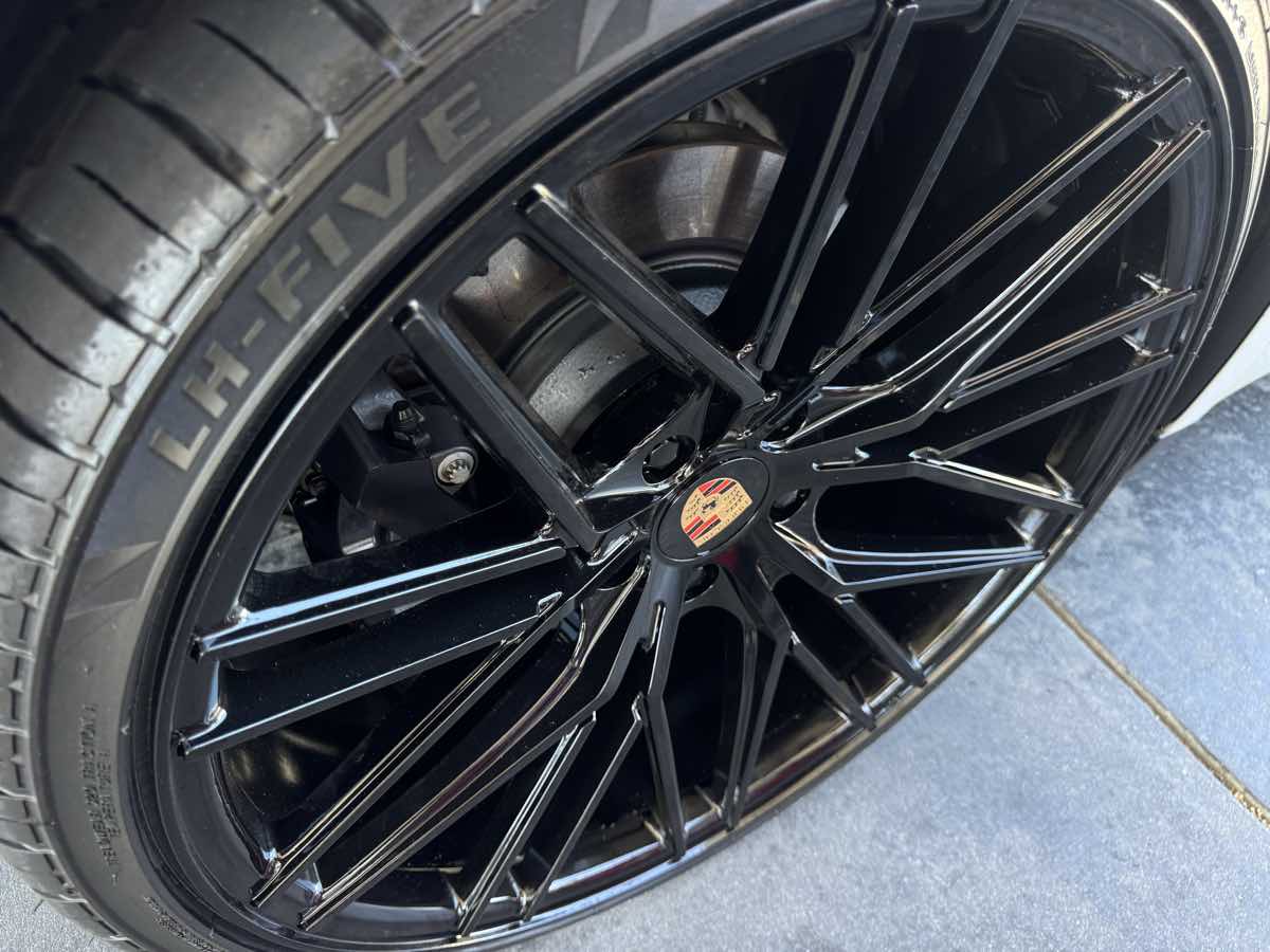2021 Porsche Taycan Turbo S photo 27