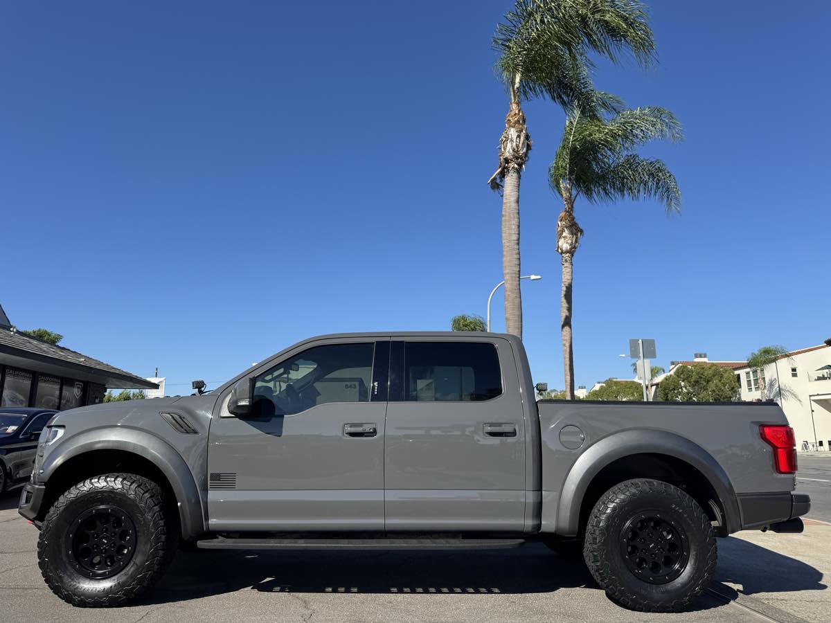 2020 Ford F-150 Raptor photo 2