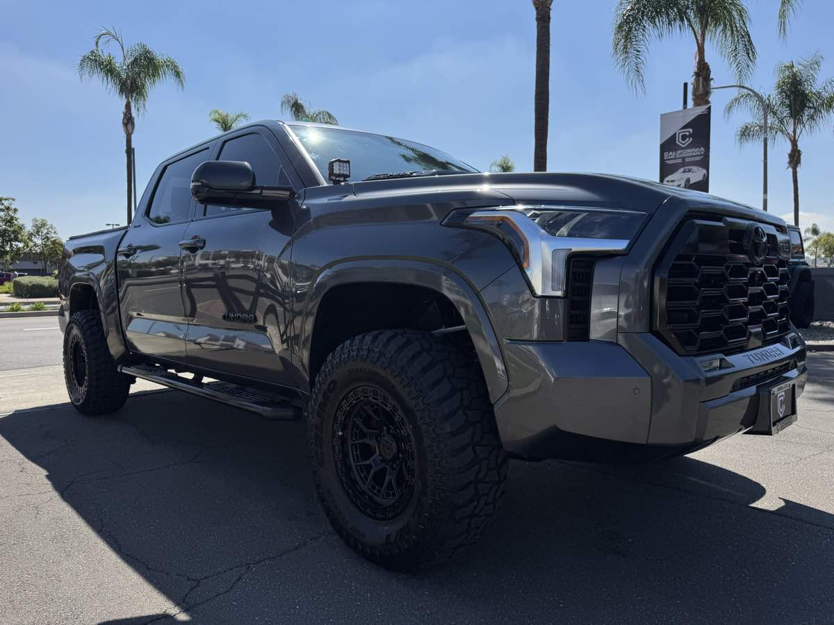 2023 Toyota Tundra Limited TRD photo 9