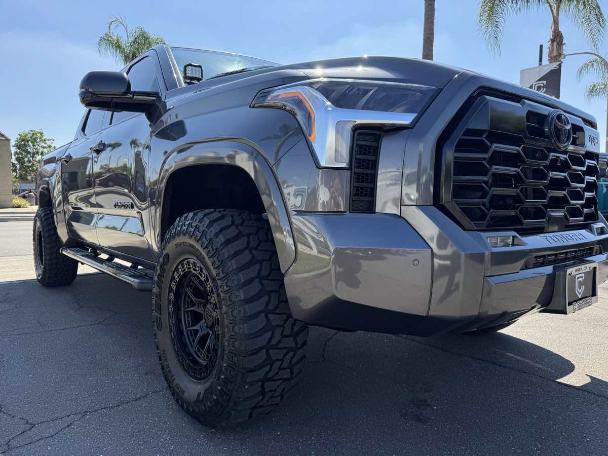 2023 Toyota Tundra Limited TRD photo 10