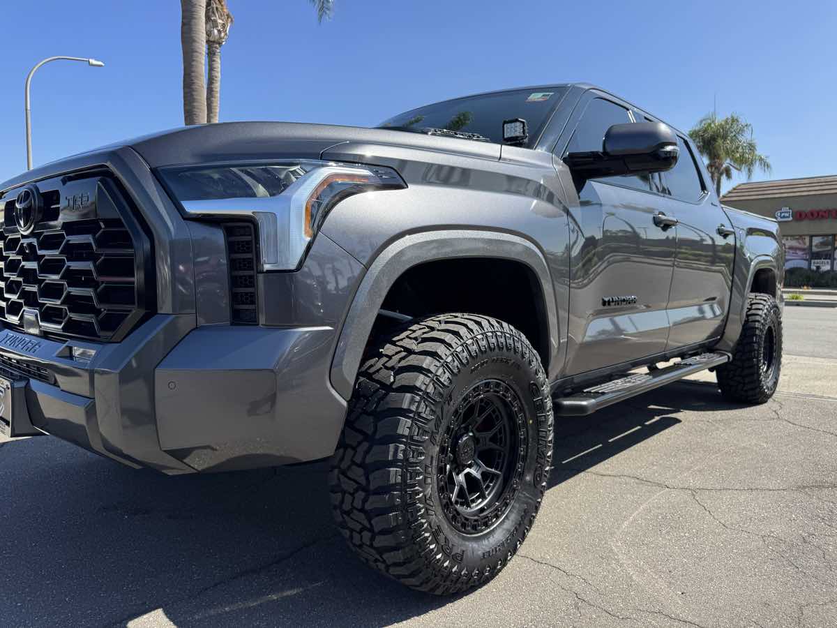 2023 Toyota Tundra Limited TRD photo 13
