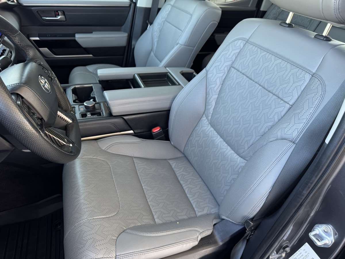 2023 Toyota Tundra Limited TRD photo 17