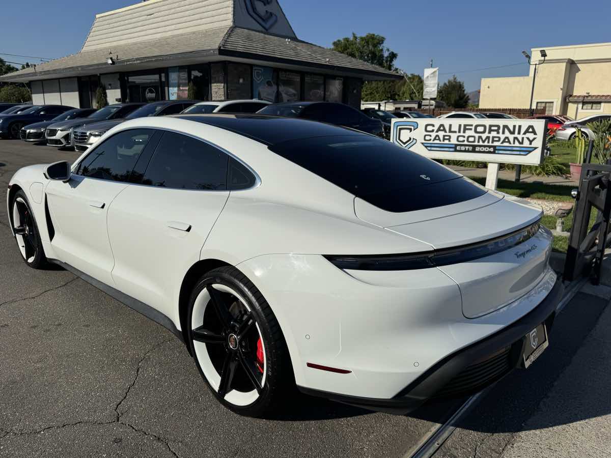 2020 Porsche Taycan 4S photo 3
