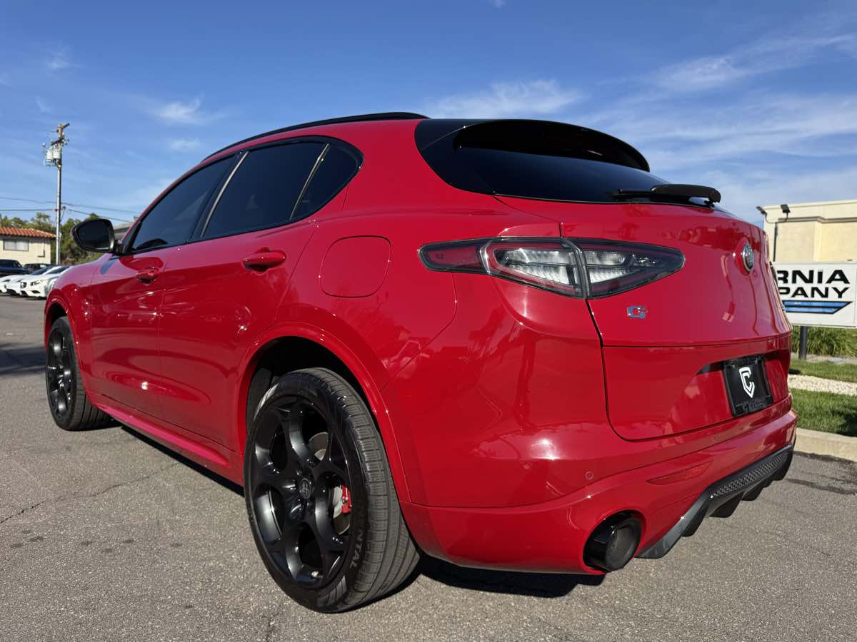 2025 Alfa Romeo Stelvio Tributo Italiano photo 3