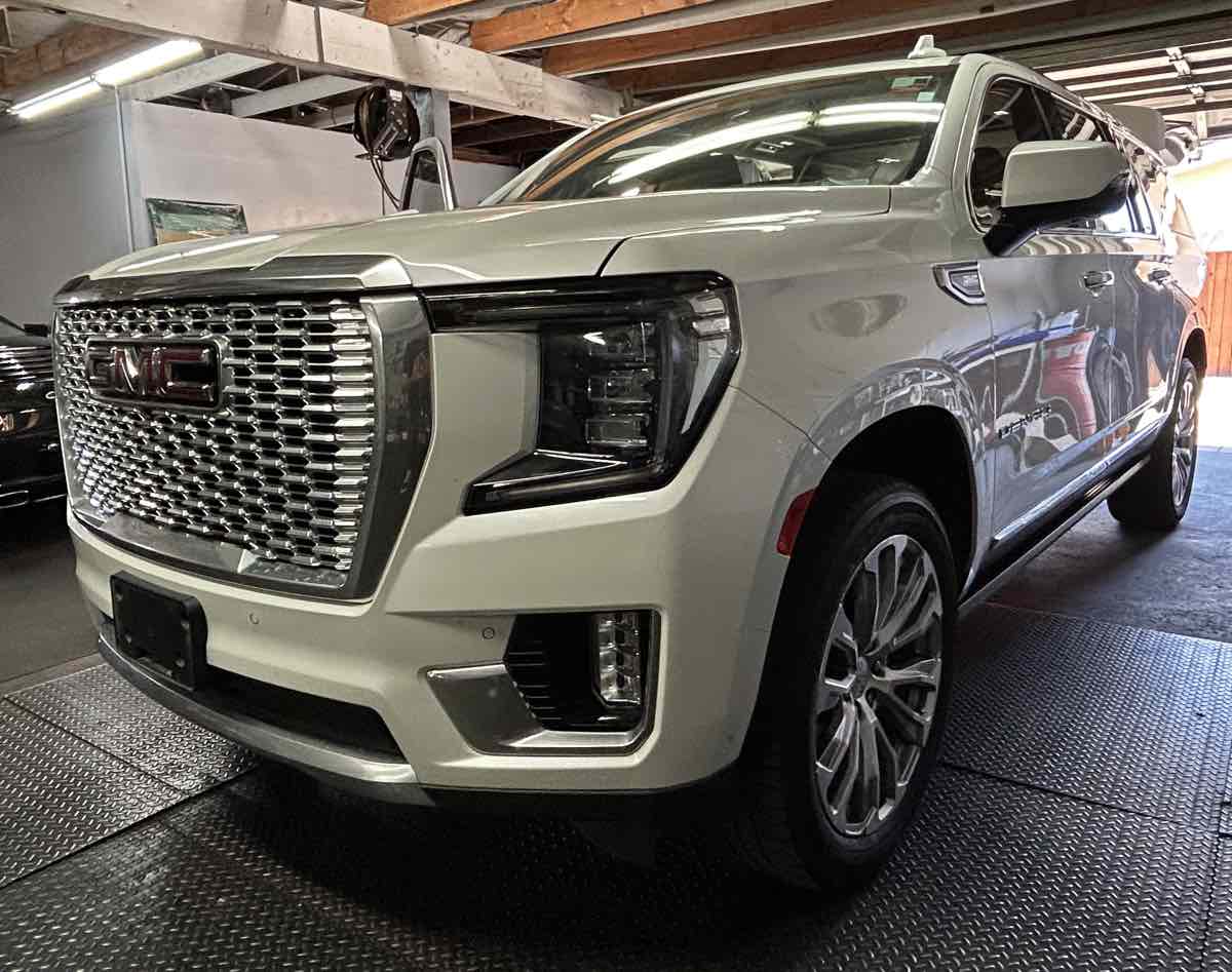 2023 GMC Yukon XL Denali