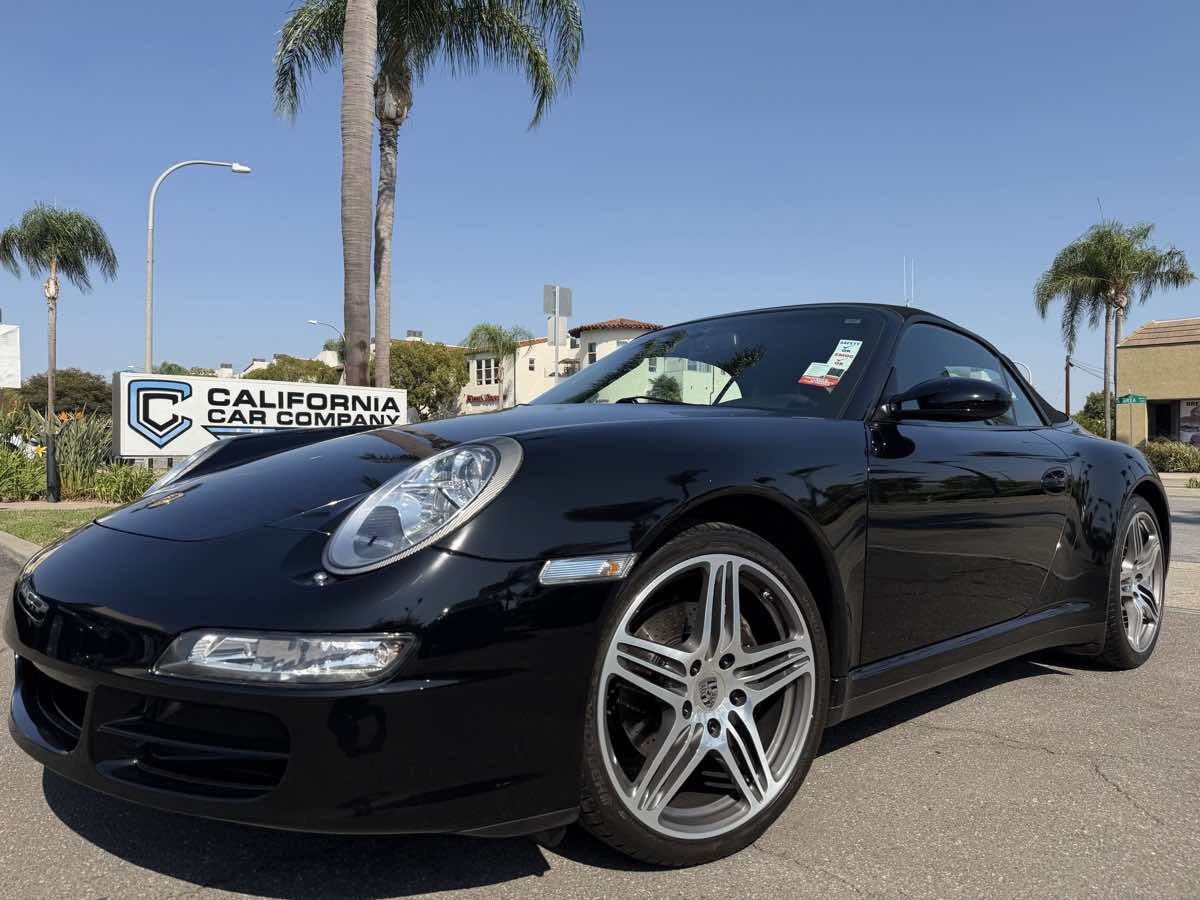 Porsche 911 photo 2