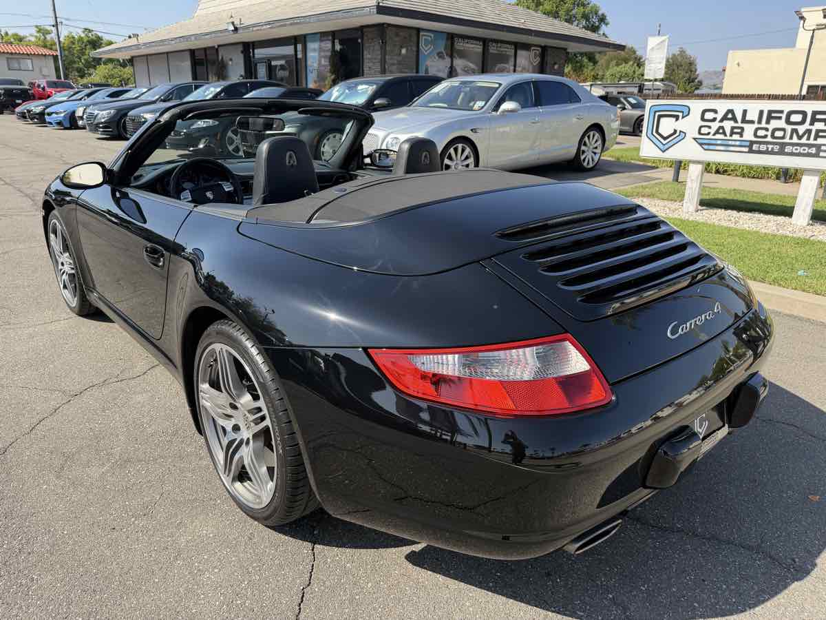 Porsche 911 photo 4