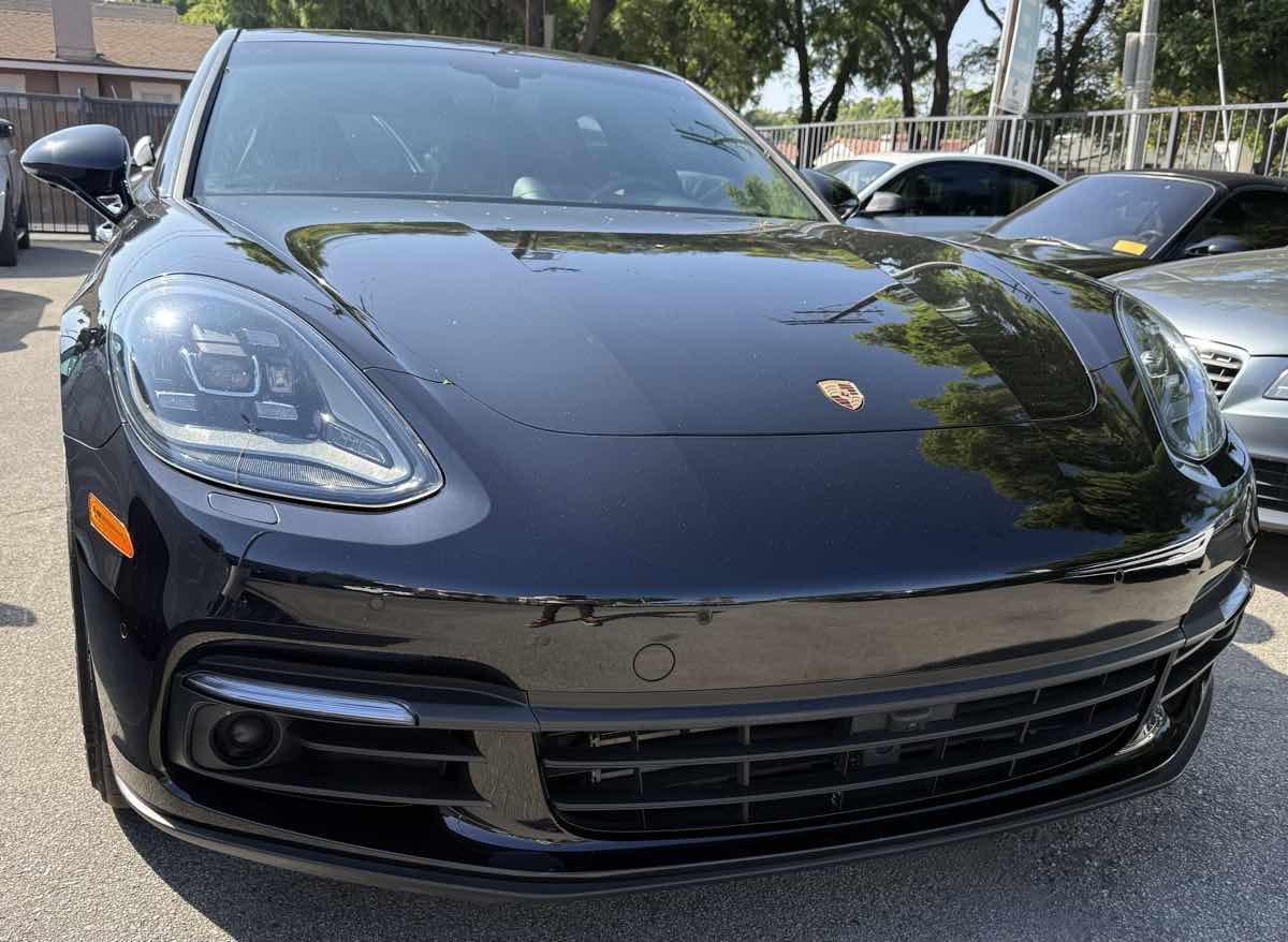 2018 Porsche Panamera 