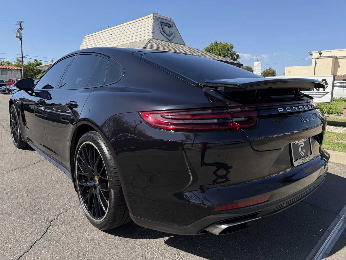 Porsche Panamera photo 4