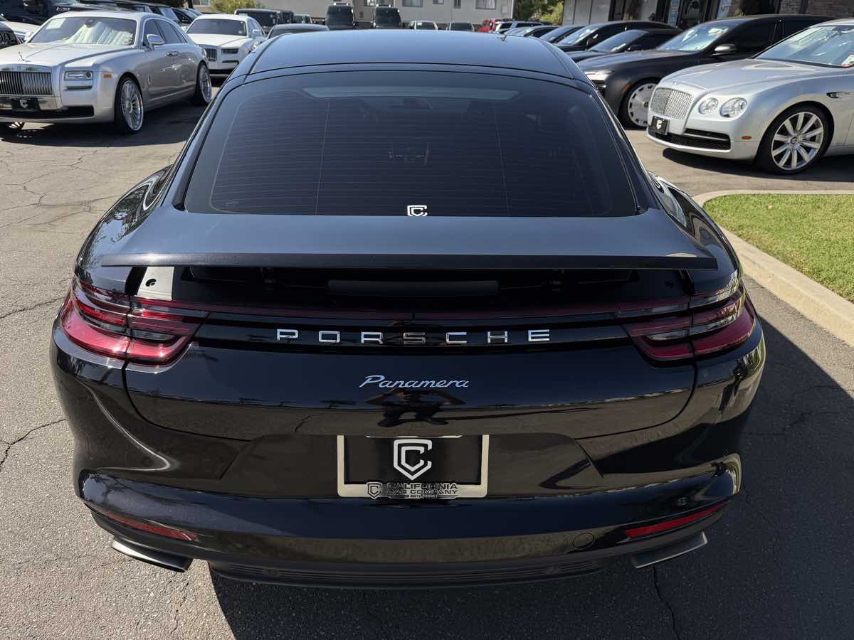 Porsche Panamera photo 5
