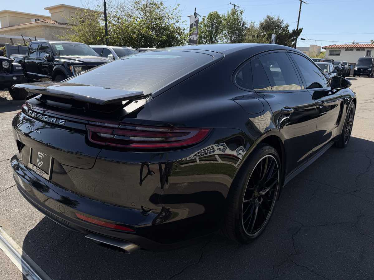 Porsche Panamera photo 7