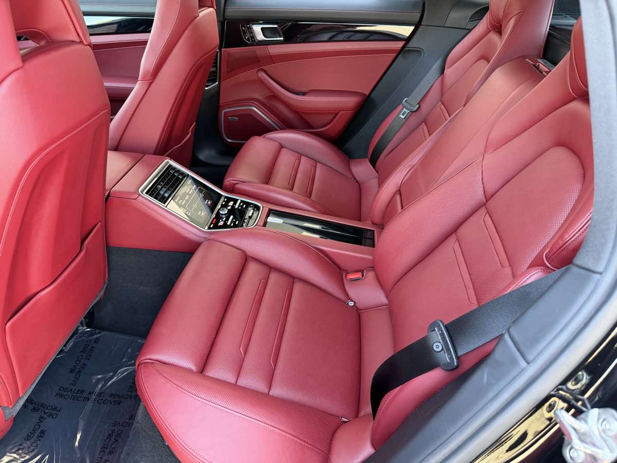 Porsche Panamera photo 19
