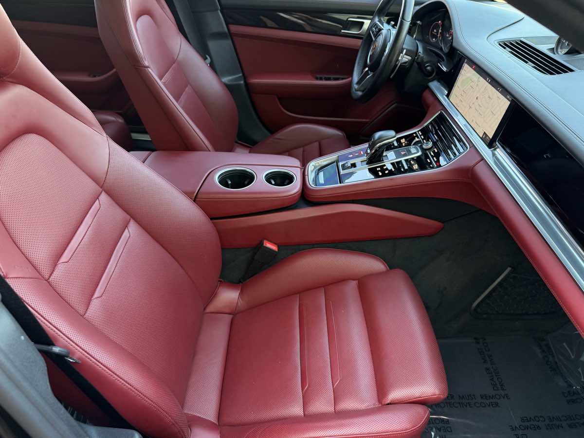 Porsche Panamera photo 23