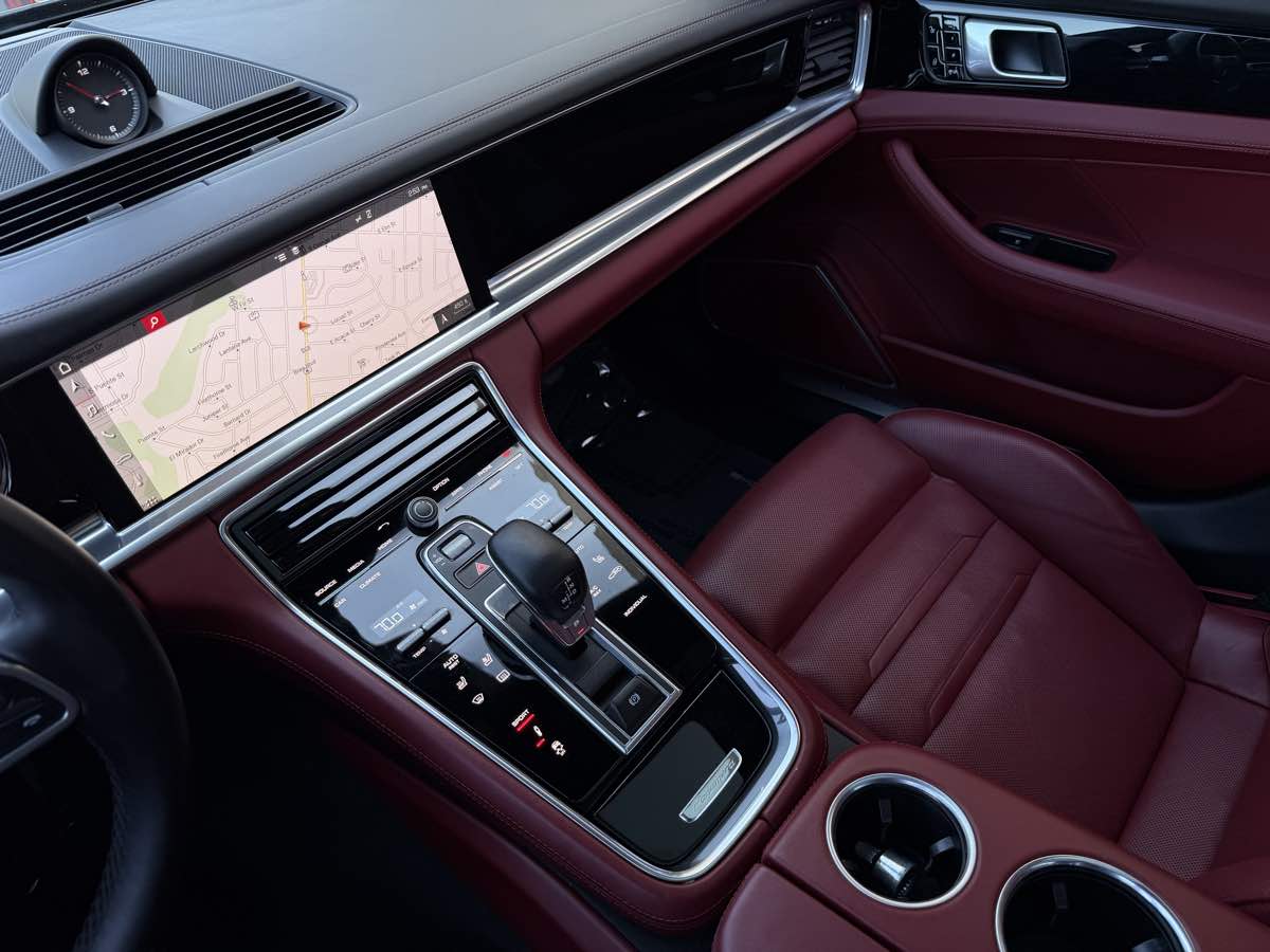 Porsche Panamera photo 16