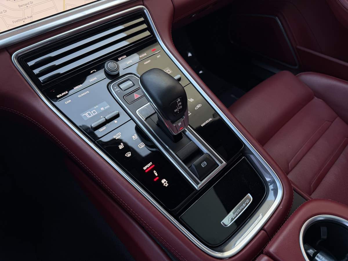 Porsche Panamera photo 17