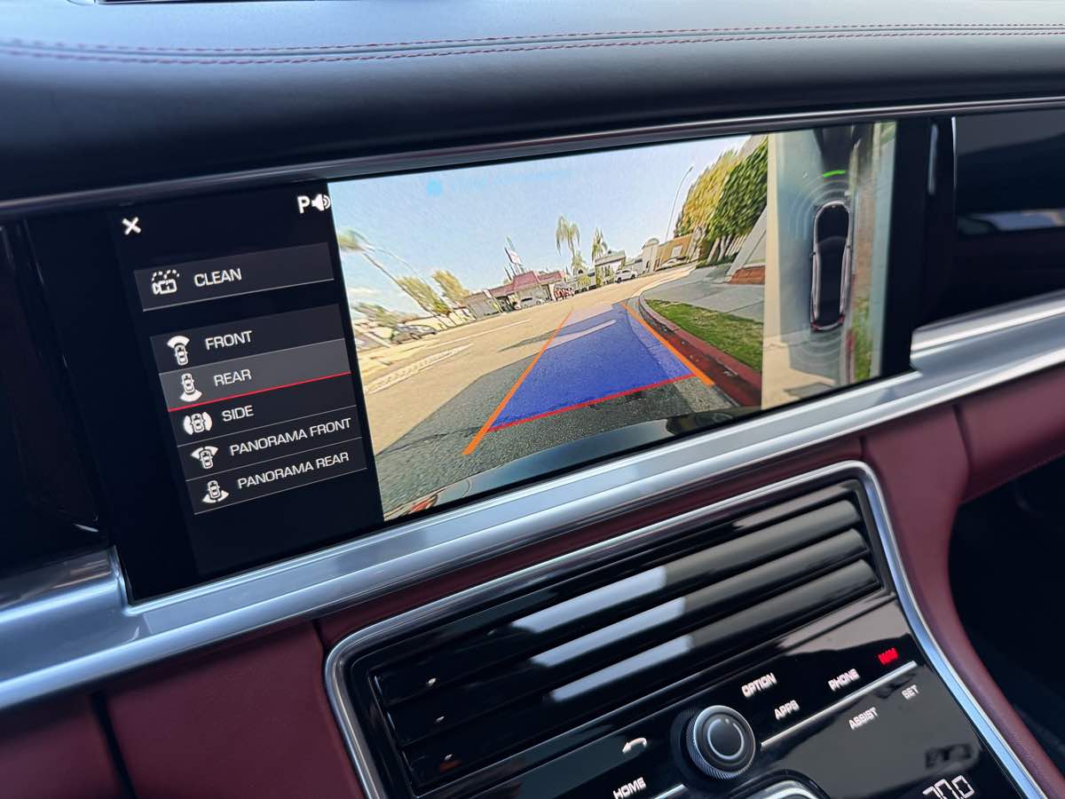 Porsche Panamera photo 27