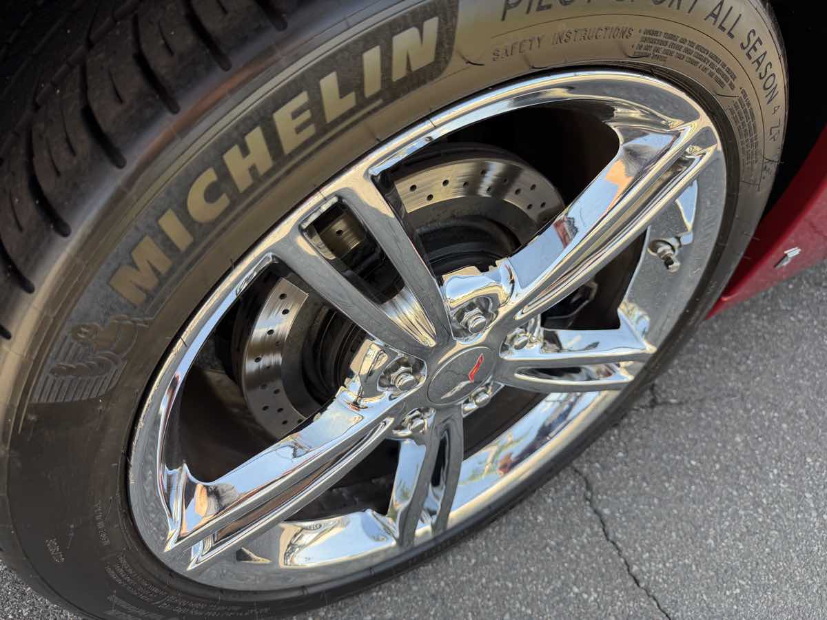Chevrolet Corvette photo 24