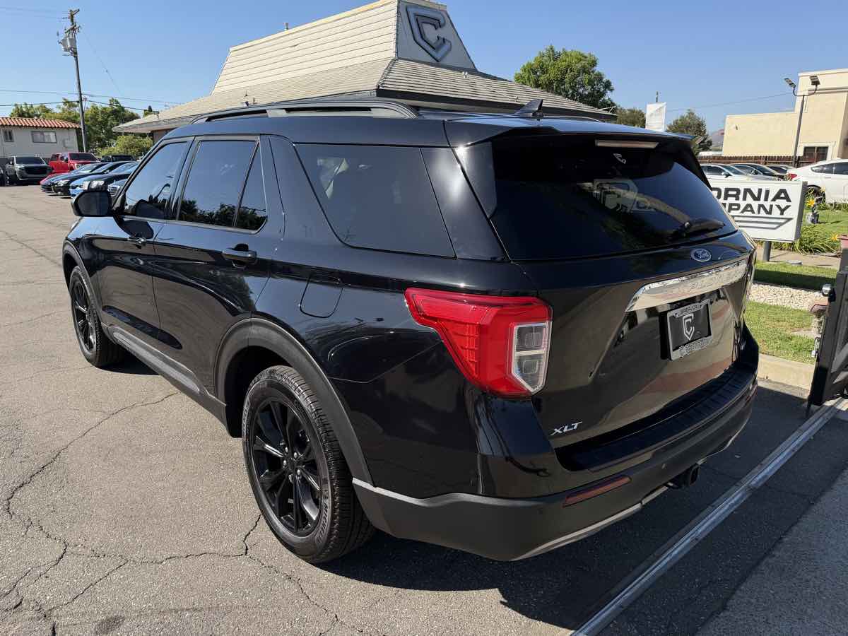 Ford Explorer photo 3